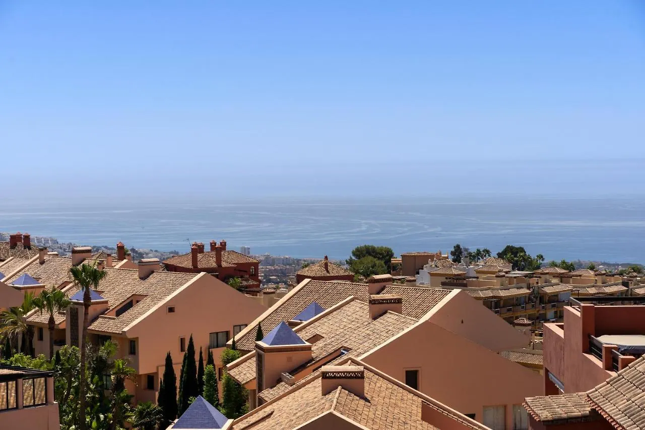 Hébergement de vacances Apartment Cascadas With Sea View Mijas Espagne